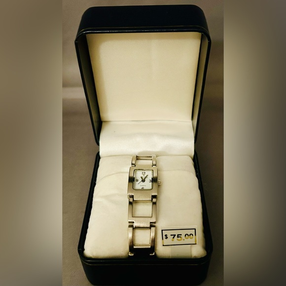 Women’s Larex watch - Picture 3 of 4